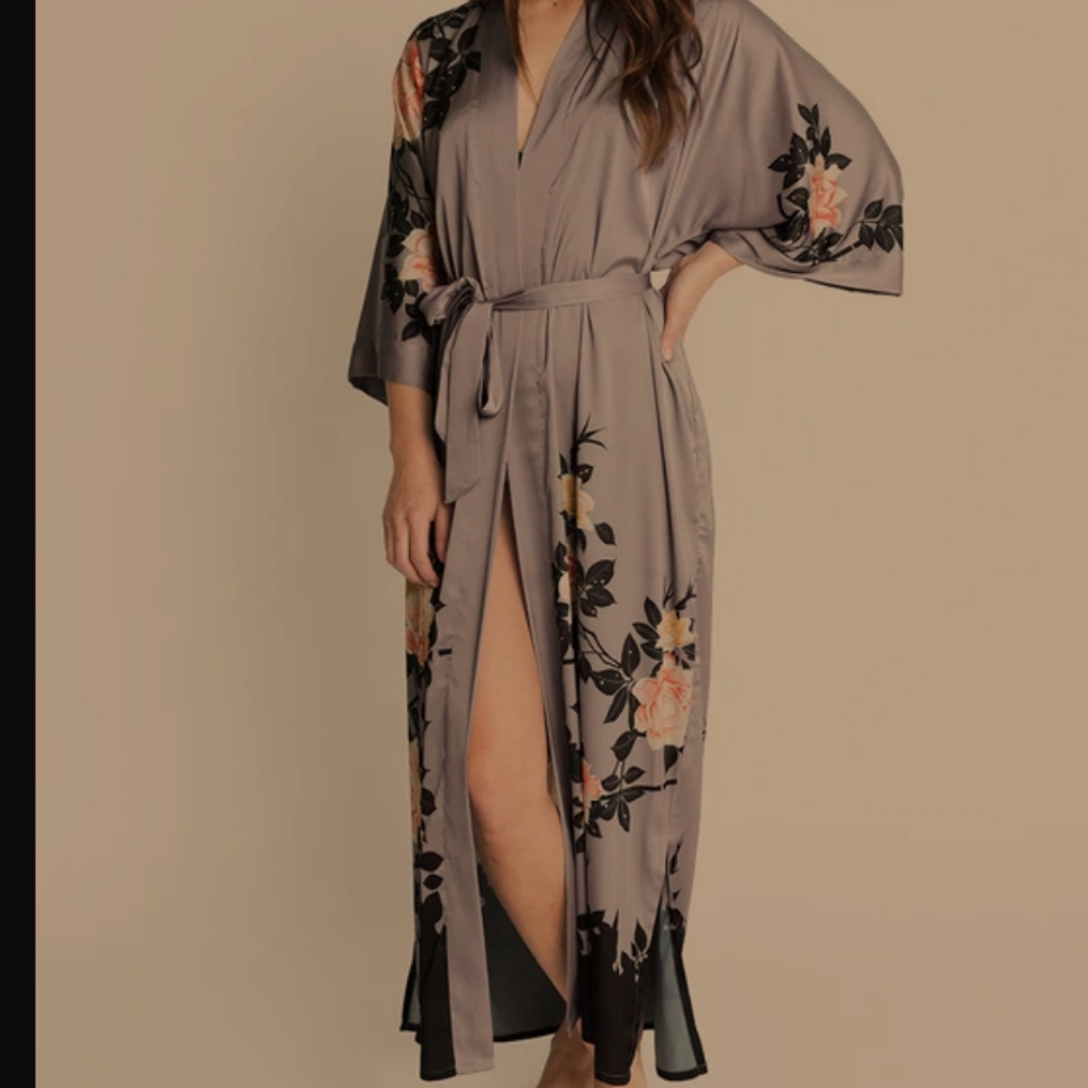 Kim + Ono Silky Blush Rose Kimono